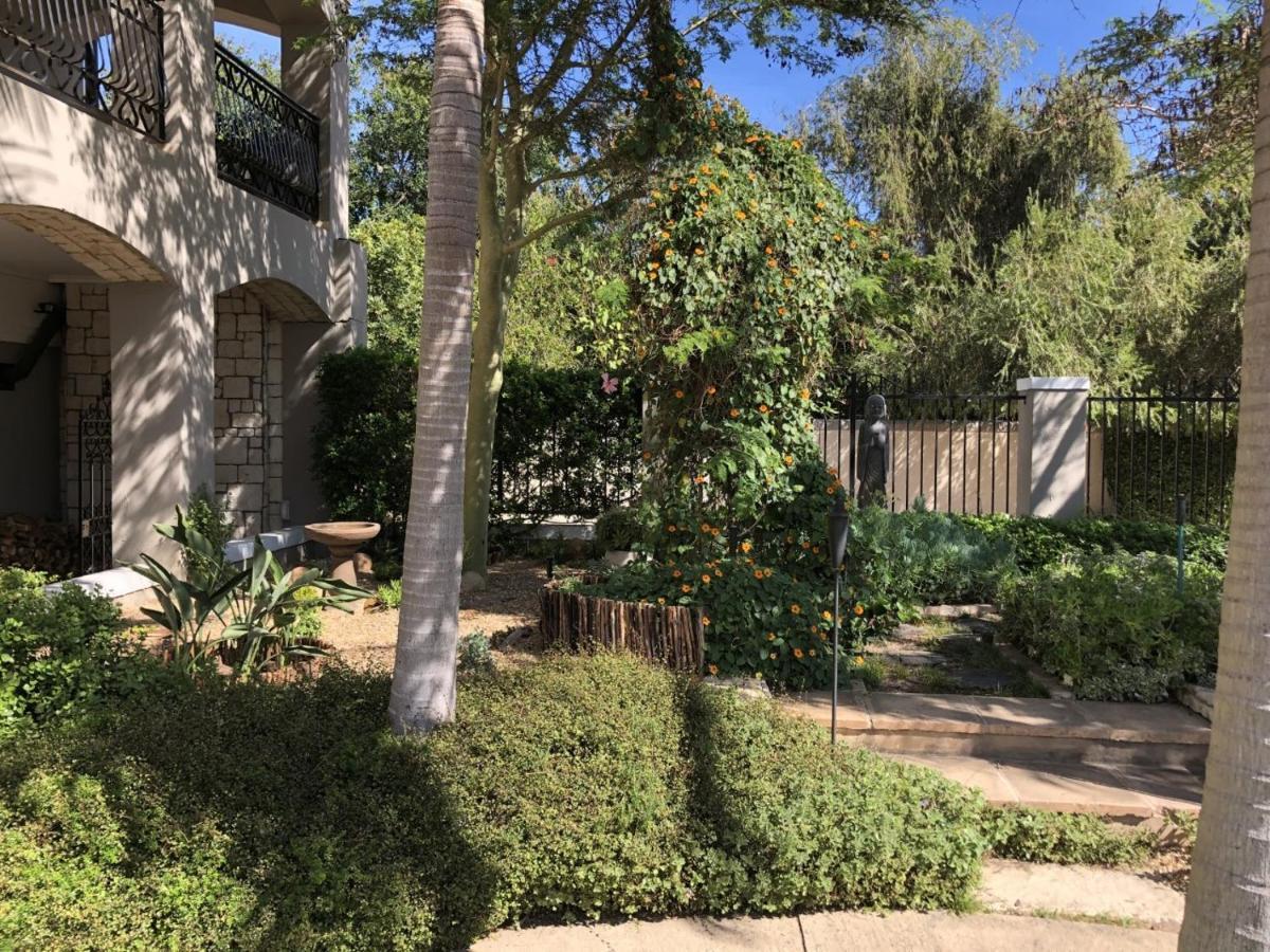 African Palm Cottage And Guesthouse Durbanville Bagian luar foto