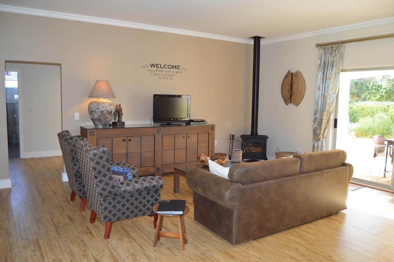 African Palm Cottage And Guesthouse Durbanville Bagian luar foto