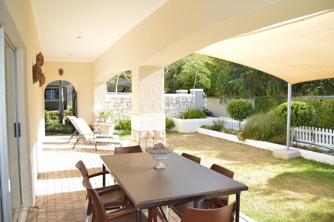 African Palm Cottage And Guesthouse Durbanville Bagian luar foto