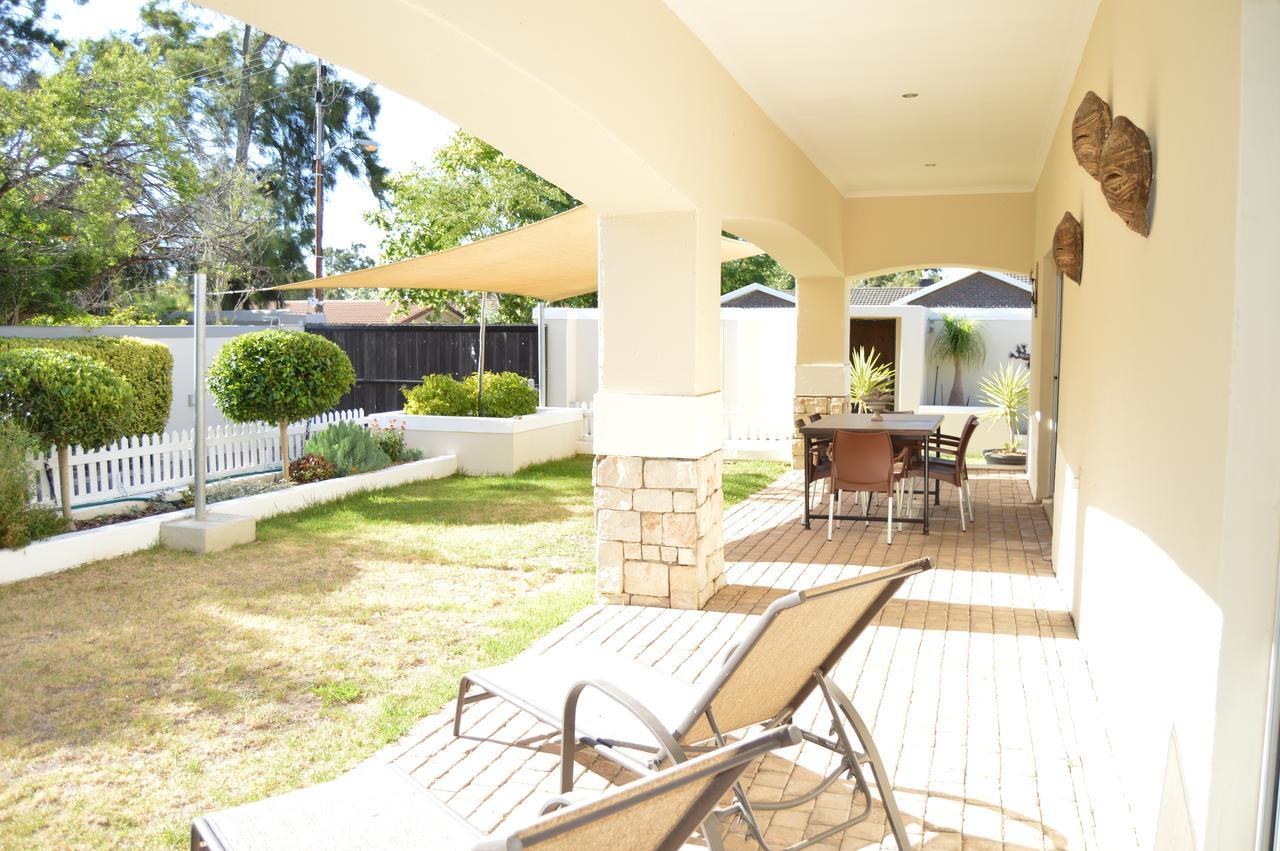African Palm Cottage And Guesthouse Durbanville Bagian luar foto