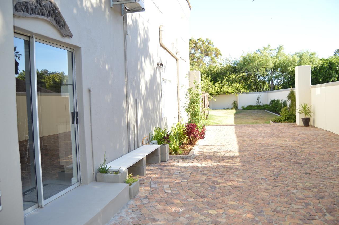 African Palm Cottage And Guesthouse Durbanville Bagian luar foto