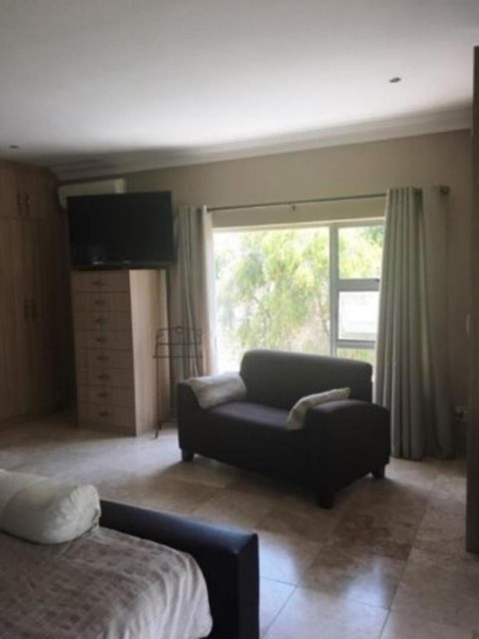 African Palm Cottage And Guesthouse Durbanville Bagian luar foto