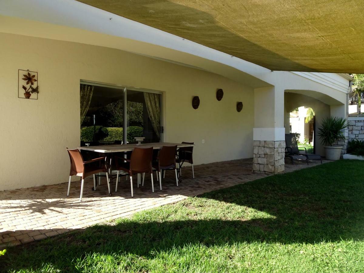 African Palm Cottage And Guesthouse Durbanville Bagian luar foto