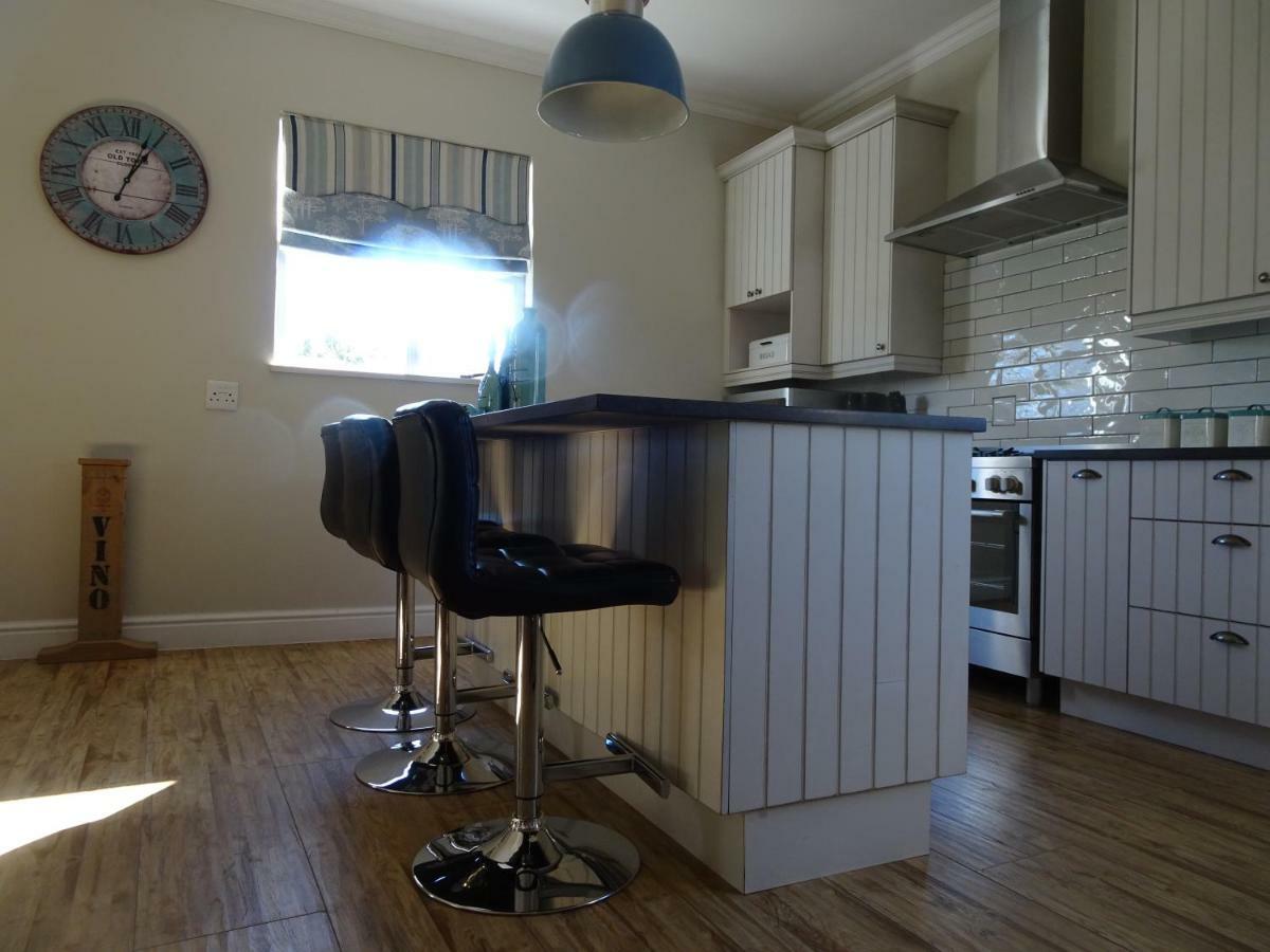 African Palm Cottage And Guesthouse Durbanville Bagian luar foto
