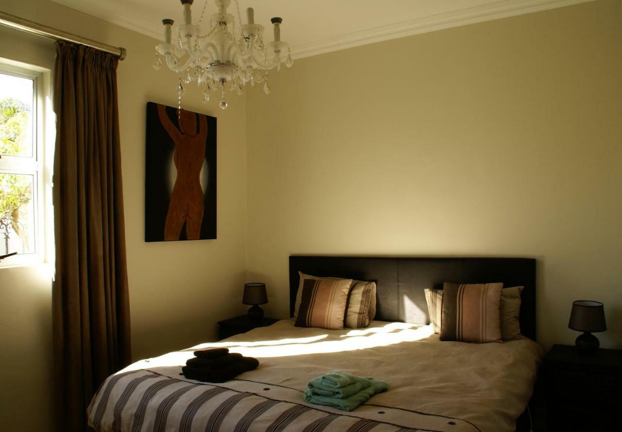 African Palm Cottage And Guesthouse Durbanville Bagian luar foto