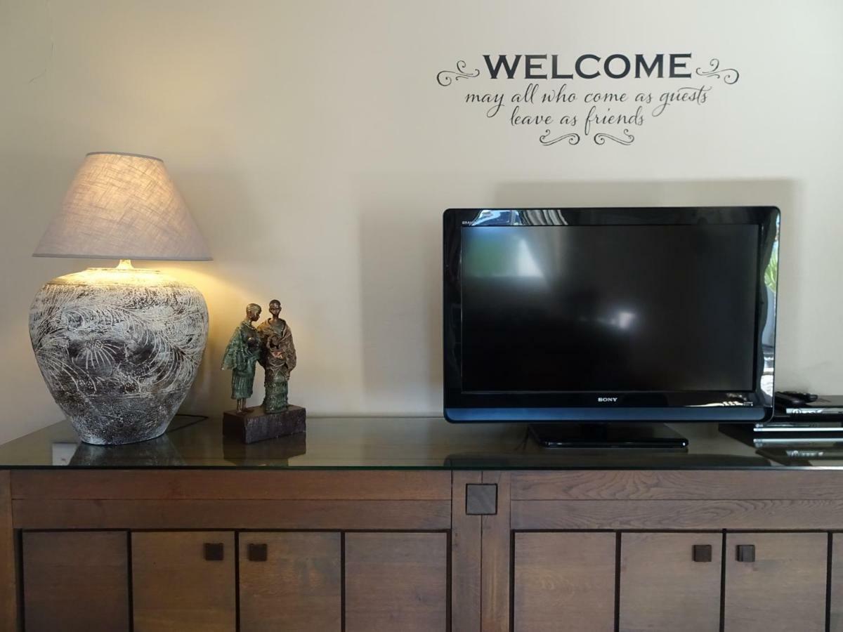 African Palm Cottage And Guesthouse Durbanville Bagian luar foto