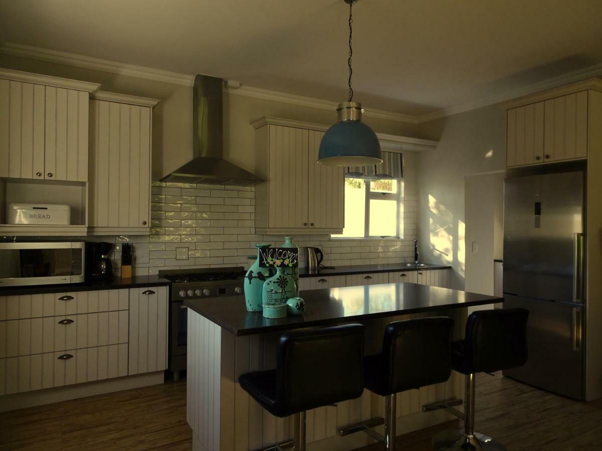 African Palm Cottage And Guesthouse Durbanville Bagian luar foto